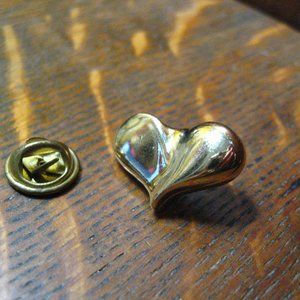 ❤️ Gold Heart Vintage 1980's Romantic Fashion Lapel Pin